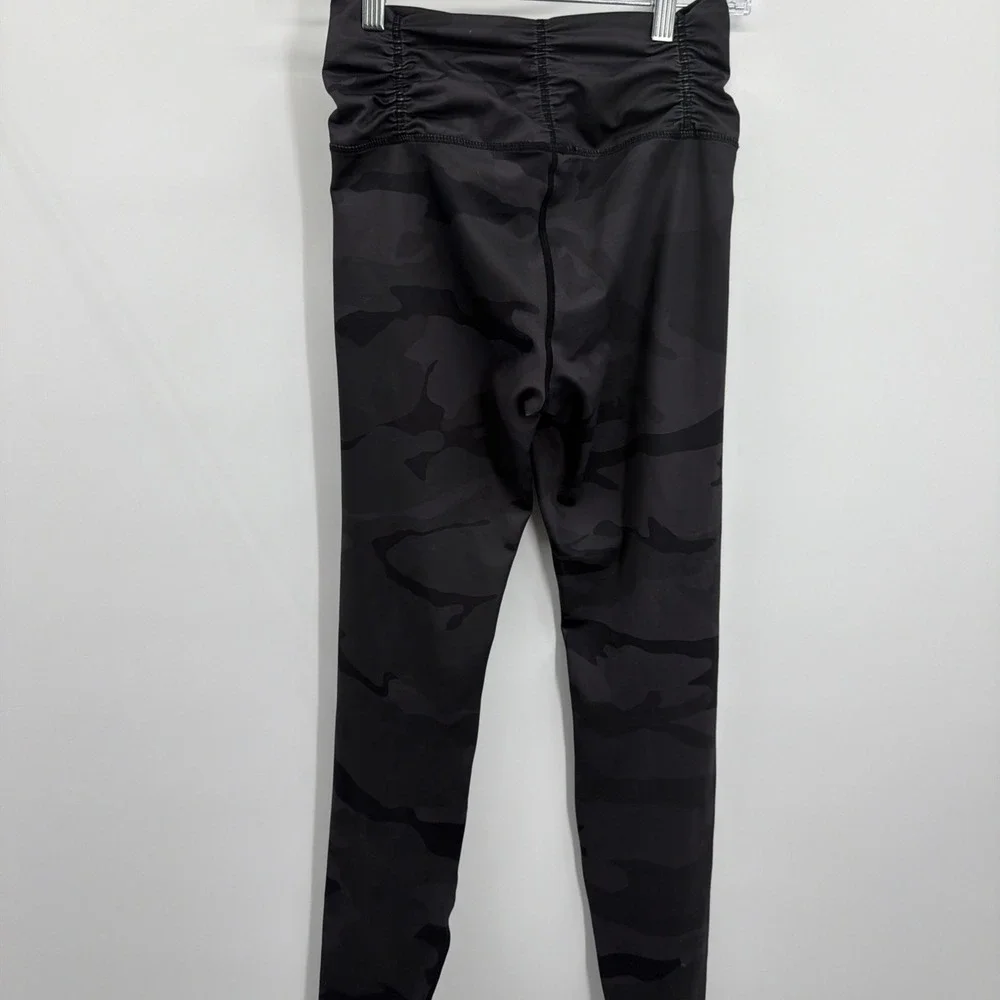 Carbon 38 Wildcat Grey Black S Camo Scrunch Ruched 28 In Legging Athleisure Yoga